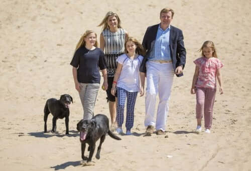 The Dutch royal family and their dogs.