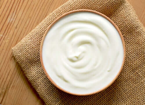 A bowl of probiotic yogurt