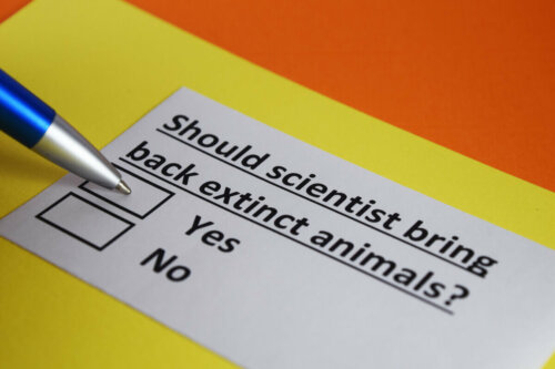 A poll about recovering extinct species.